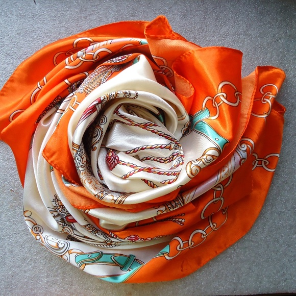 Silk Feeling Polyester Scarf Asian Themed 35" x 35" - Picture 2 of 8
